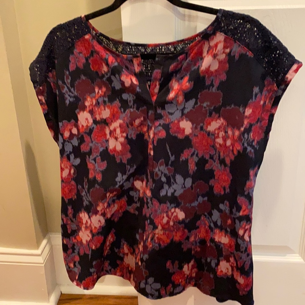 Van Heusen size L mixed media flower print blouse